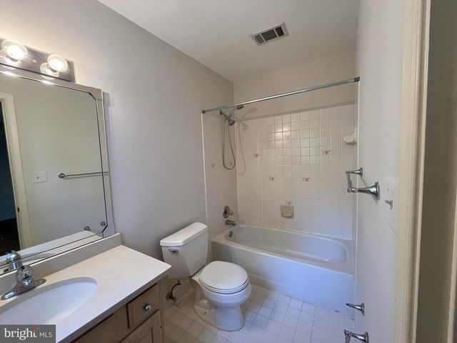 5179 MACOMB ST NW, Washington, DC 20016