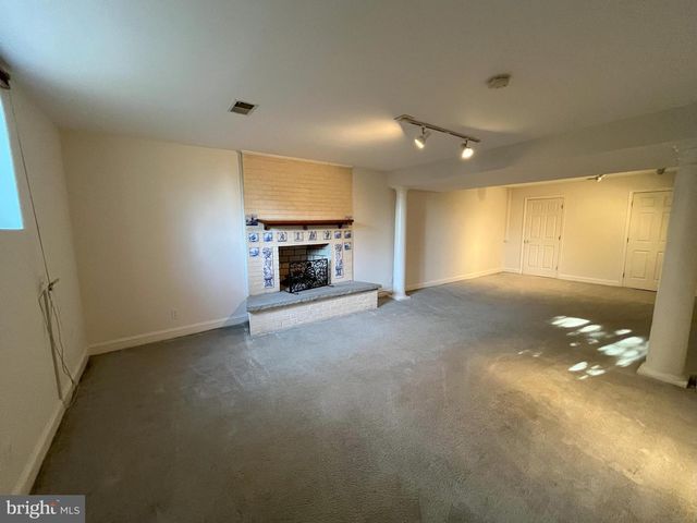 5179 MACOMB ST NW, Washington, DC 20016