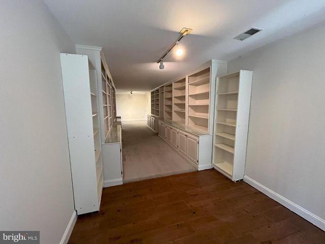 5179 MACOMB ST NW, Washington, DC 20016