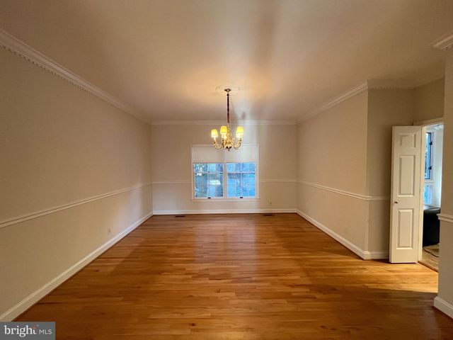 5179 MACOMB ST NW, Washington, DC 20016