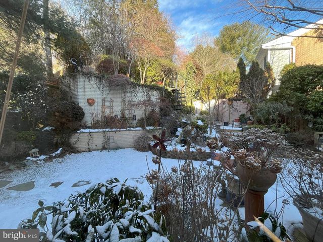 5179 MACOMB ST NW, Washington, DC 20016
