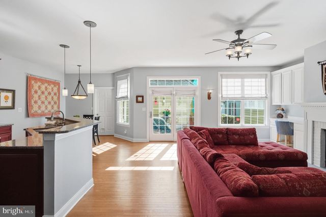 306 HART ALY, Newtown, PA 18940