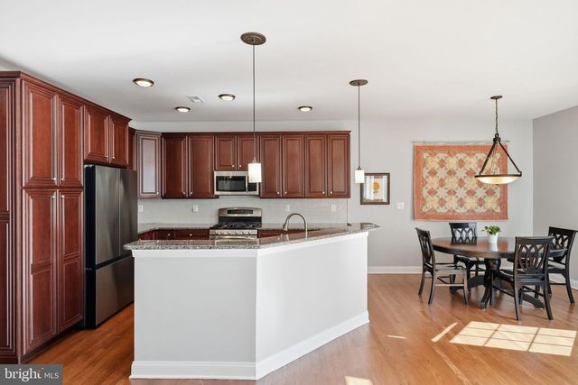 306 HART ALY, Newtown, PA 18940