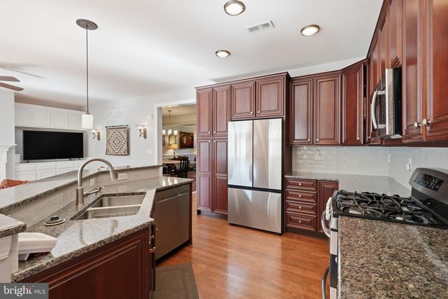 306 HART ALY, Newtown, PA 18940