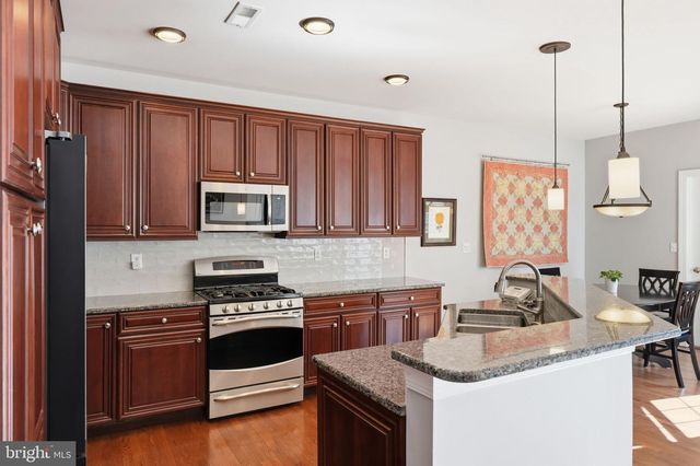 306 HART ALY, Newtown, PA 18940