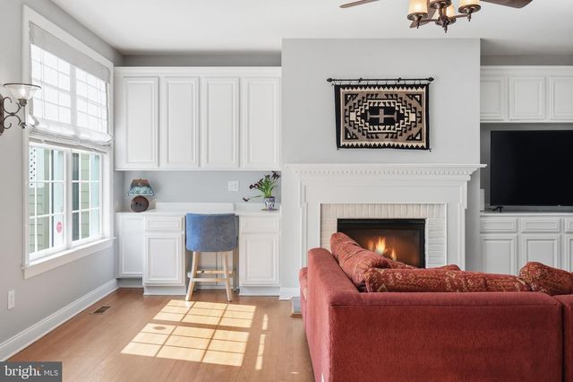 306 HART ALY, Newtown, PA 18940