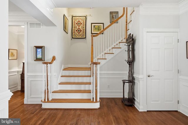 306 HART ALY, Newtown, PA 18940