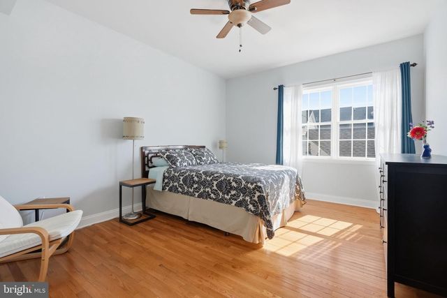 306 HART ALY, Newtown, PA 18940