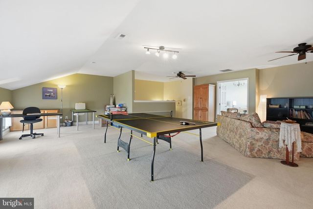 306 HART ALY, Newtown, PA 18940