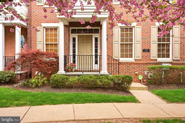 306 HART ALY, Newtown, PA 18940