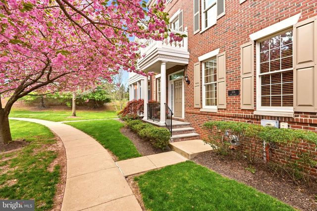 306 HART ALY, Newtown, PA 18940