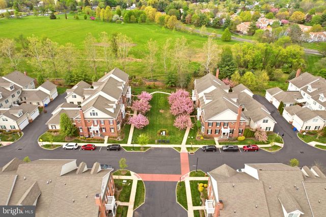 306 HART ALY, Newtown, PA 18940