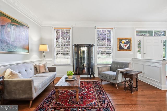 306 HART ALY, Newtown, PA 18940