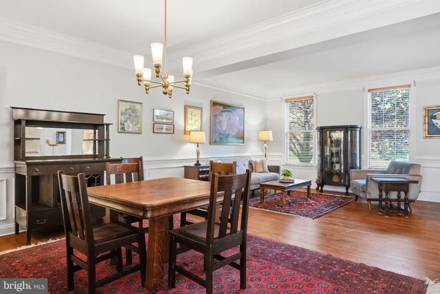 306 HART ALY, Newtown, PA 18940