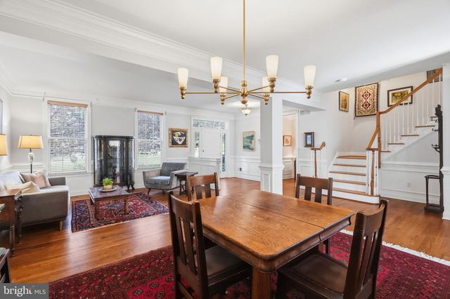 306 HART ALY, Newtown, PA 18940