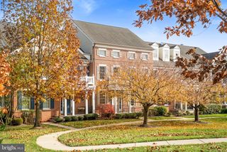 306 HART ALY, Newtown, PA 18940