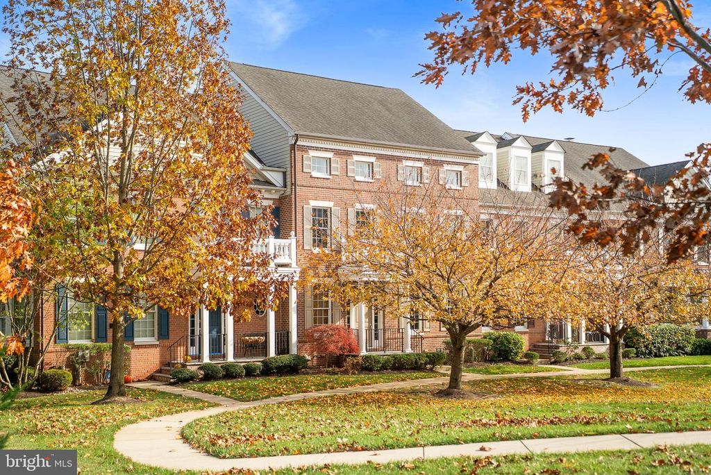 306 HART ALY, Newtown, PA 18940