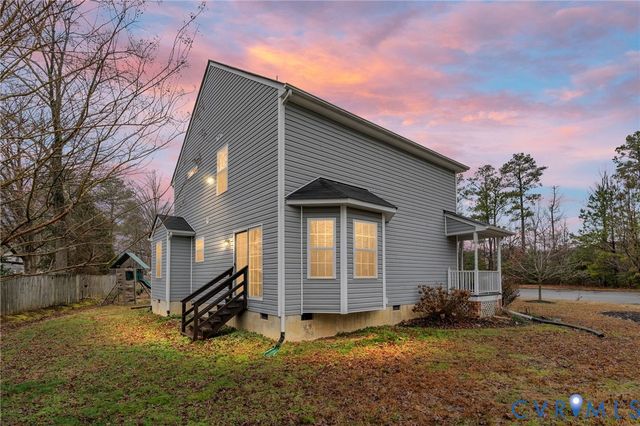 1213 River Shore Pl, Chester, VA 23836