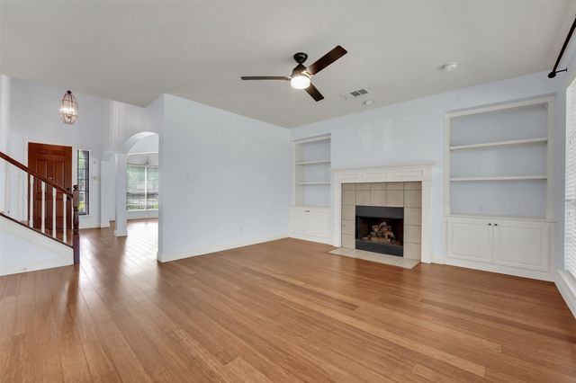 6904 Shoreway Drive, Grand Prairie, TX 75054