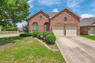 6904 Shoreway Drive, Grand Prairie, TX 75054