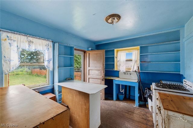 8006 Halle Avenue, Cleveland, OH 44102