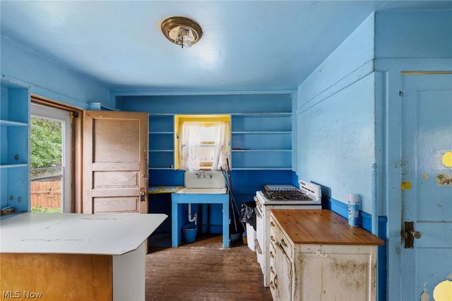 8006 Halle Avenue, Cleveland, OH 44102