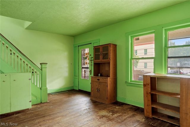 8006 Halle Avenue, Cleveland, OH 44102