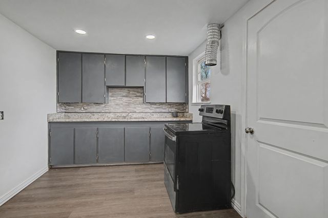 4225 Avenue M, Fort Worth, TX 76105