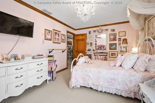 4 Greenbrier Avenue, Hurricane, WV 25526