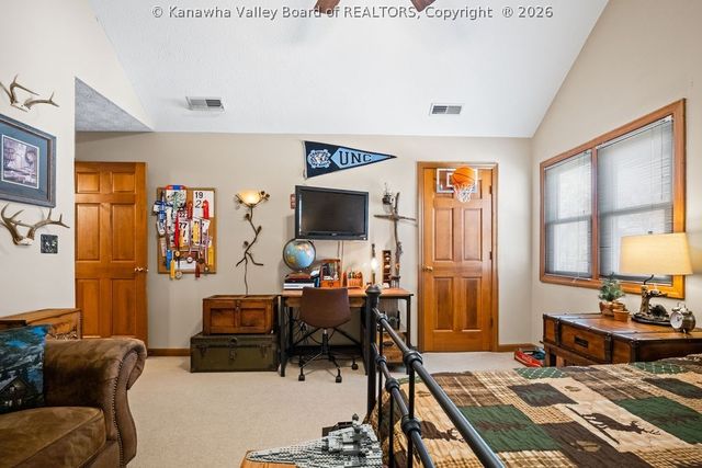 4 Greenbrier Avenue, Hurricane, WV 25526