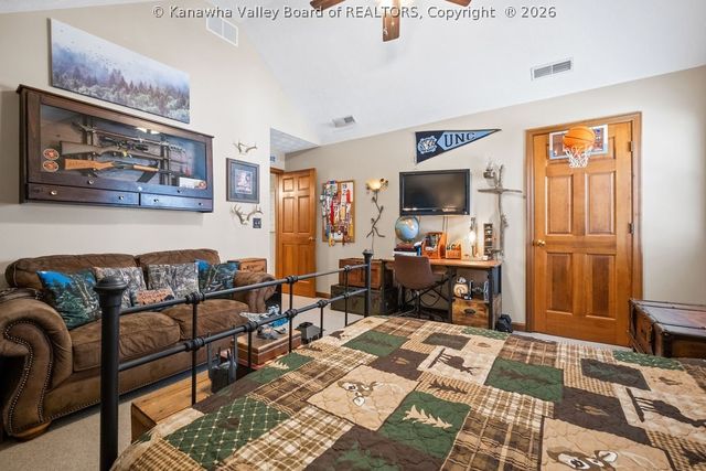 4 Greenbrier Avenue, Hurricane, WV 25526