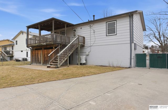 7026 N 65th Street, Omaha, NE 68152