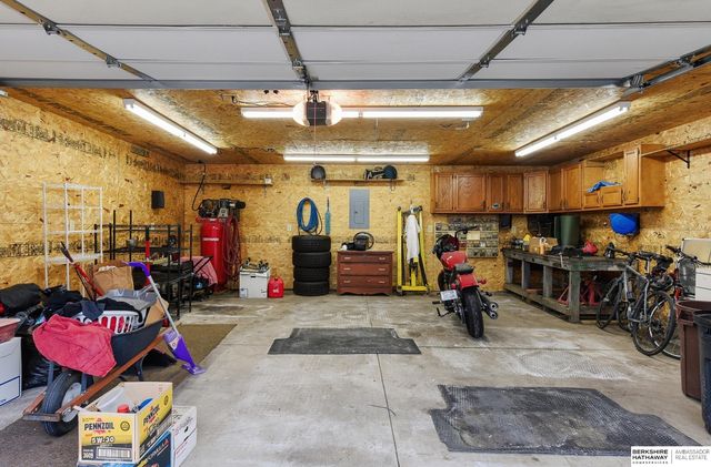 7026 N 65th Street, Omaha, NE 68152