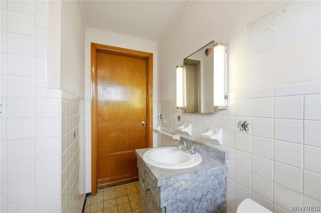 203 Bissell Avenue, Cheektowaga, NY 14043