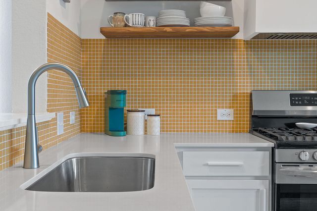 7713 Lowenfield DR, Austin, TX 78724