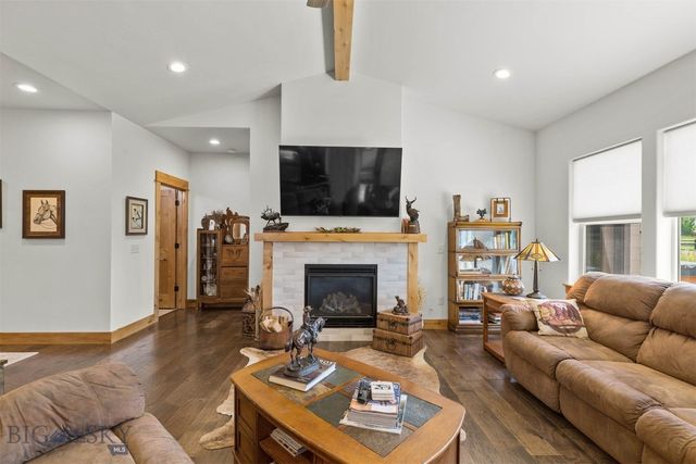 238 Pioneer Crossing Boulevard, Manhattan, MT 59741