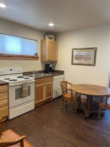 238 Pioneer Crossing Boulevard, Manhattan, MT 59741