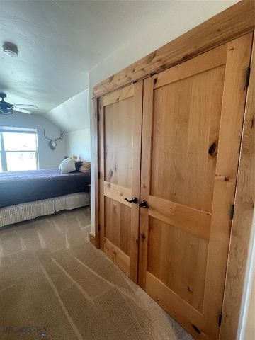 238 Pioneer Crossing Boulevard, Manhattan, MT 59741