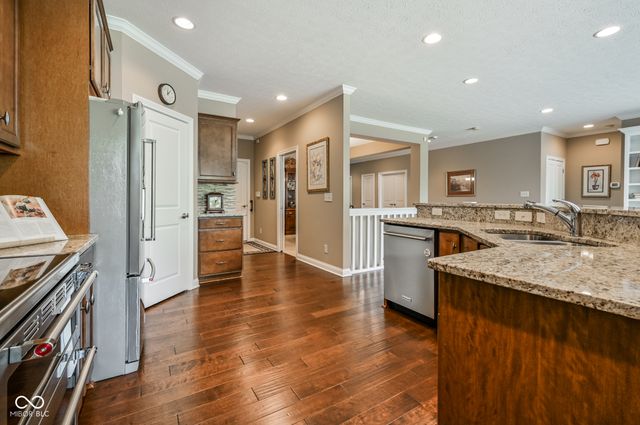 15124 Kampen Circle, Carmel, IN 46033