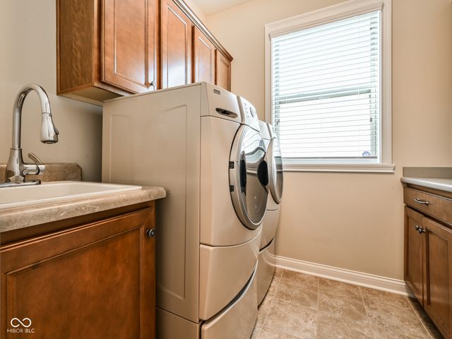15124 Kampen Circle, Carmel, IN 46033
