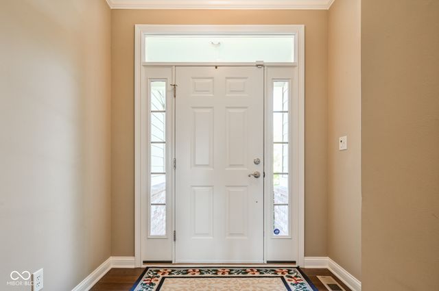 15124 Kampen Circle, Carmel, IN 46033