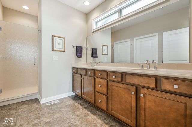 15124 Kampen Circle, Carmel, IN 46033