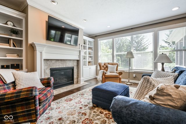 15124 Kampen Circle, Carmel, IN 46033