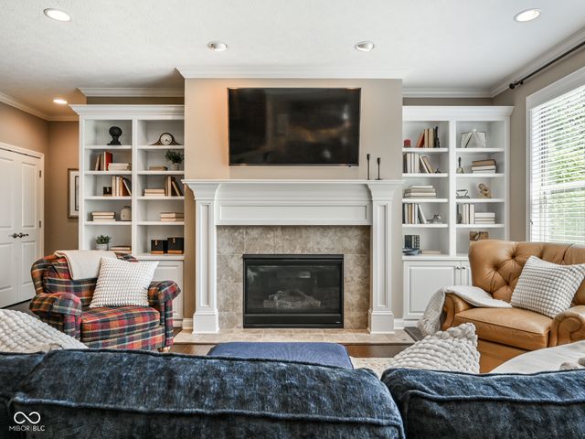 15124 Kampen Circle, Carmel, IN 46033