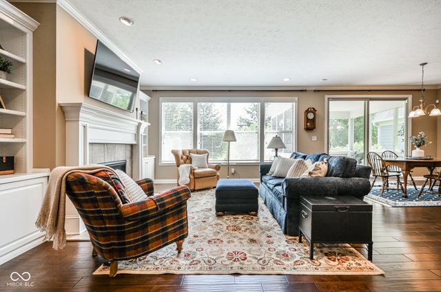 15124 Kampen Circle, Carmel, IN 46033