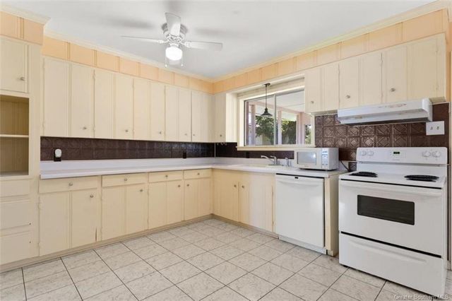 609 Dolby Street, Lake Charles, LA 70605