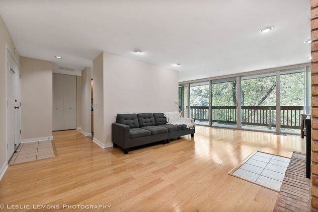 5600 Hillcrest Lane 3G, Lisle, IL 60532