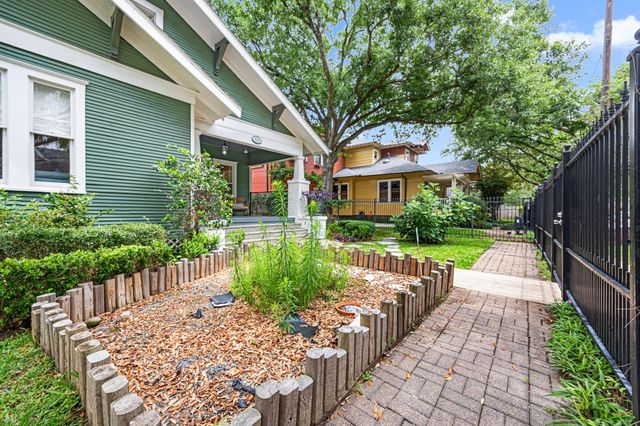 529 Highland Street, Houston, TX 77009