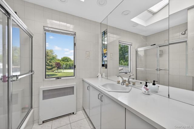 4 Cropley Court, Melville, NY 11747