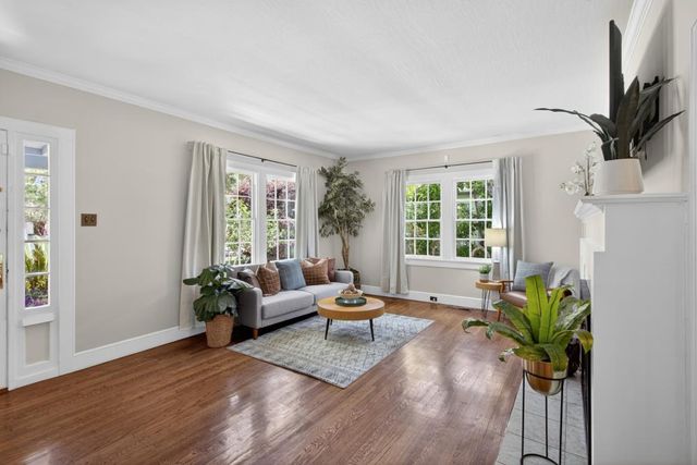 2702 Donner Way, Sacramento, CA 95818